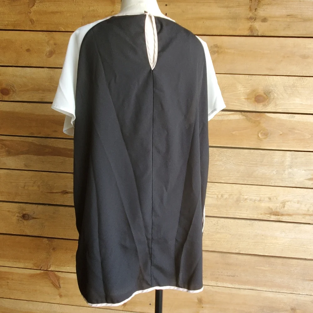 🎉 Black outlined top - Picture 3 of 6